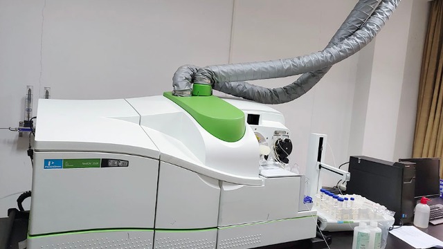 肇慶市實驗室設(shè)備搬遷人員漫步在最美跑道