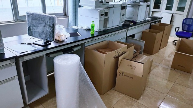 東方實驗室設(shè)備搬運人員要與時俱進(jìn)