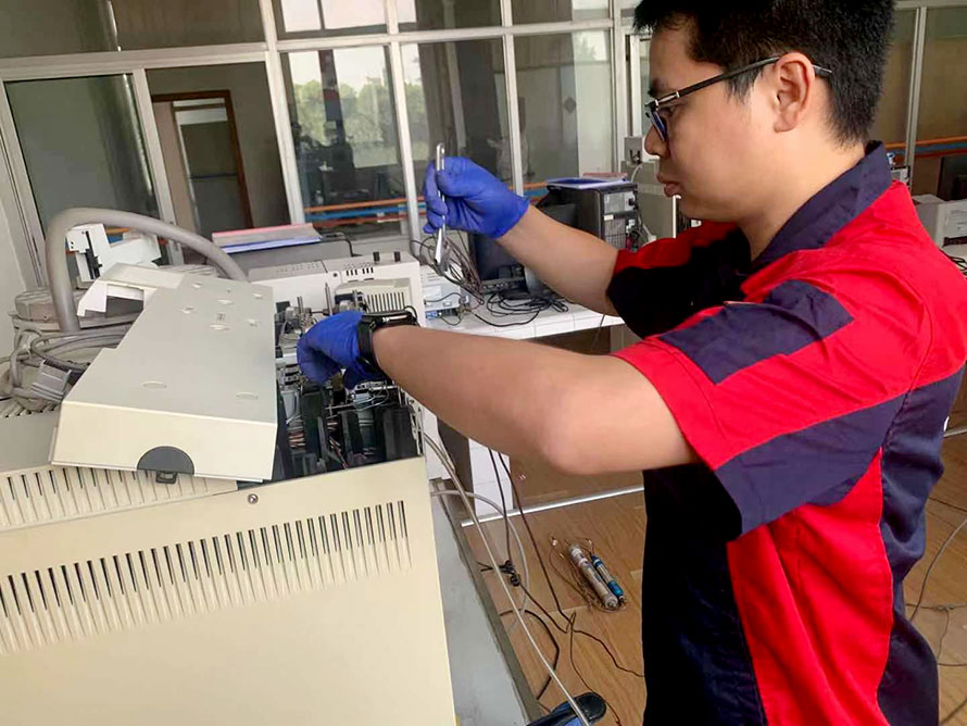 如何選擇一家較好的搬實(shí)驗儀器機(jī)構(gòu)