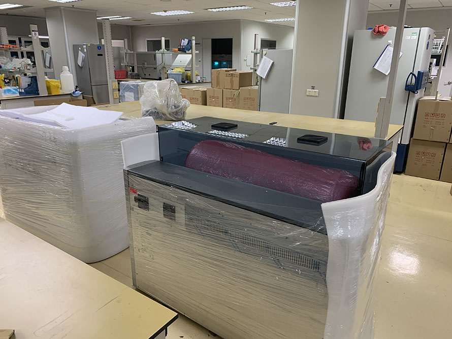 鶴山實(shí)驗(yàn)室設(shè)備搬運(yùn)