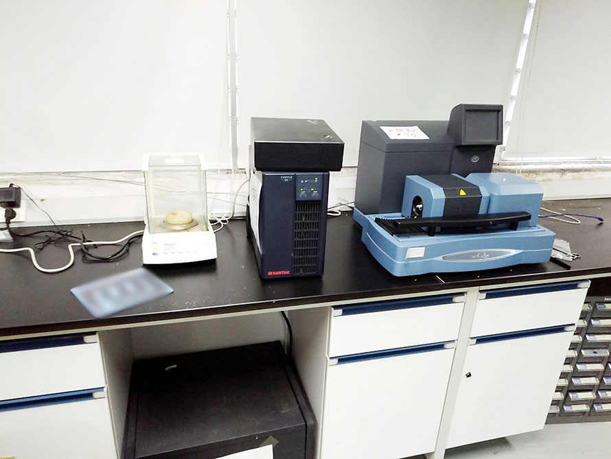 羅定實驗室設(shè)備搬運