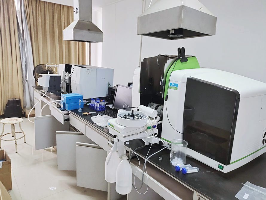 搬實驗儀器 搬實驗儀器