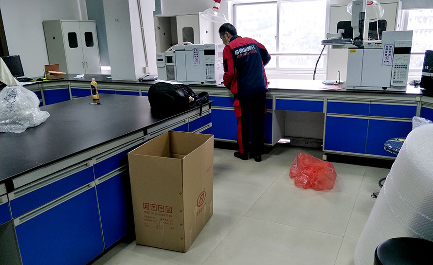 醫(yī)療器械搬運(yùn)需要幾個(gè)人